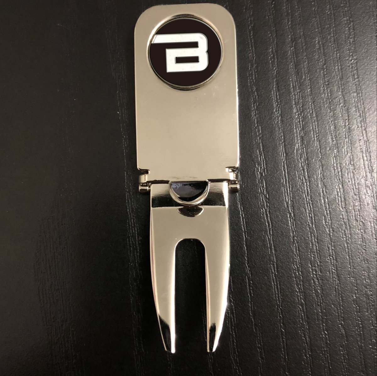 balszac's tweet photo. Divot tool, ball marker, cigar holder.... That's the trifecta #golf #cigars #fore https://t.co/tmSqq07ZD0