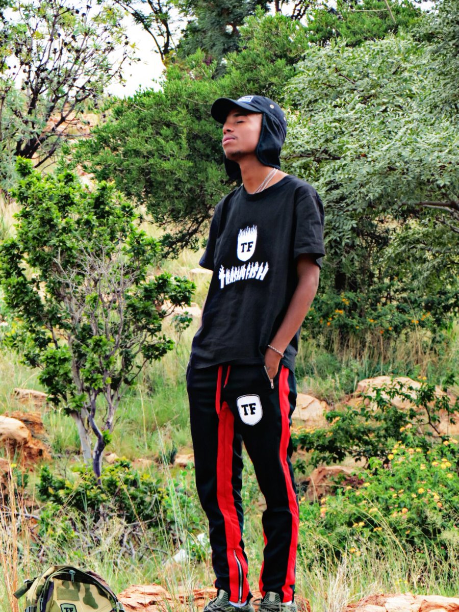 TrashyFashion's tweet photo. Intro to my ur new collection https://t.co/TdGB7aSJeQ