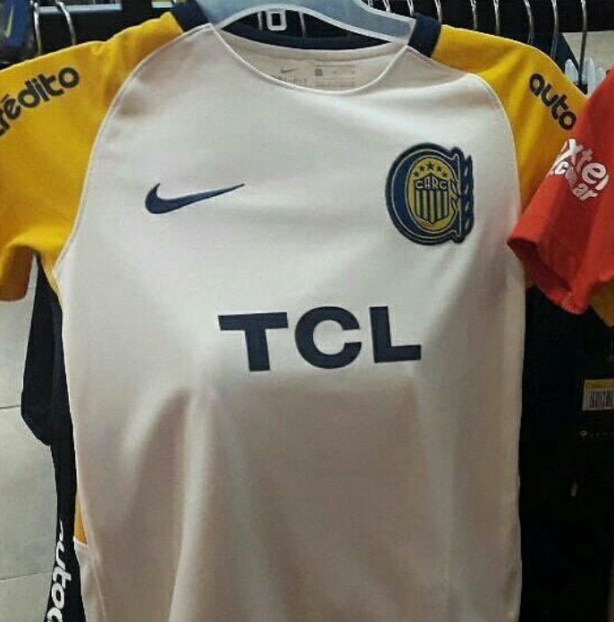 InfoRCentral89's tweet photo. [NUEVA INDUMENTARIA] #RosarioCentral tiene sus nuevas camisetas para el 2018. Saldrán a la venta a fines de enero. https://t.co/uYmAhu9evE