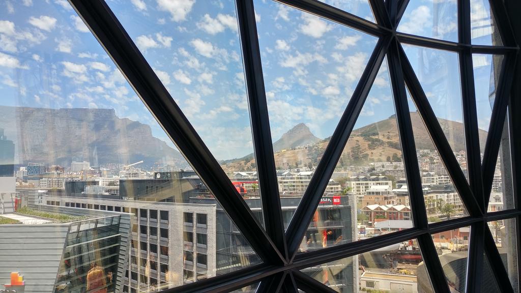 The Roaming Giraffe #Travel Writer tweet media