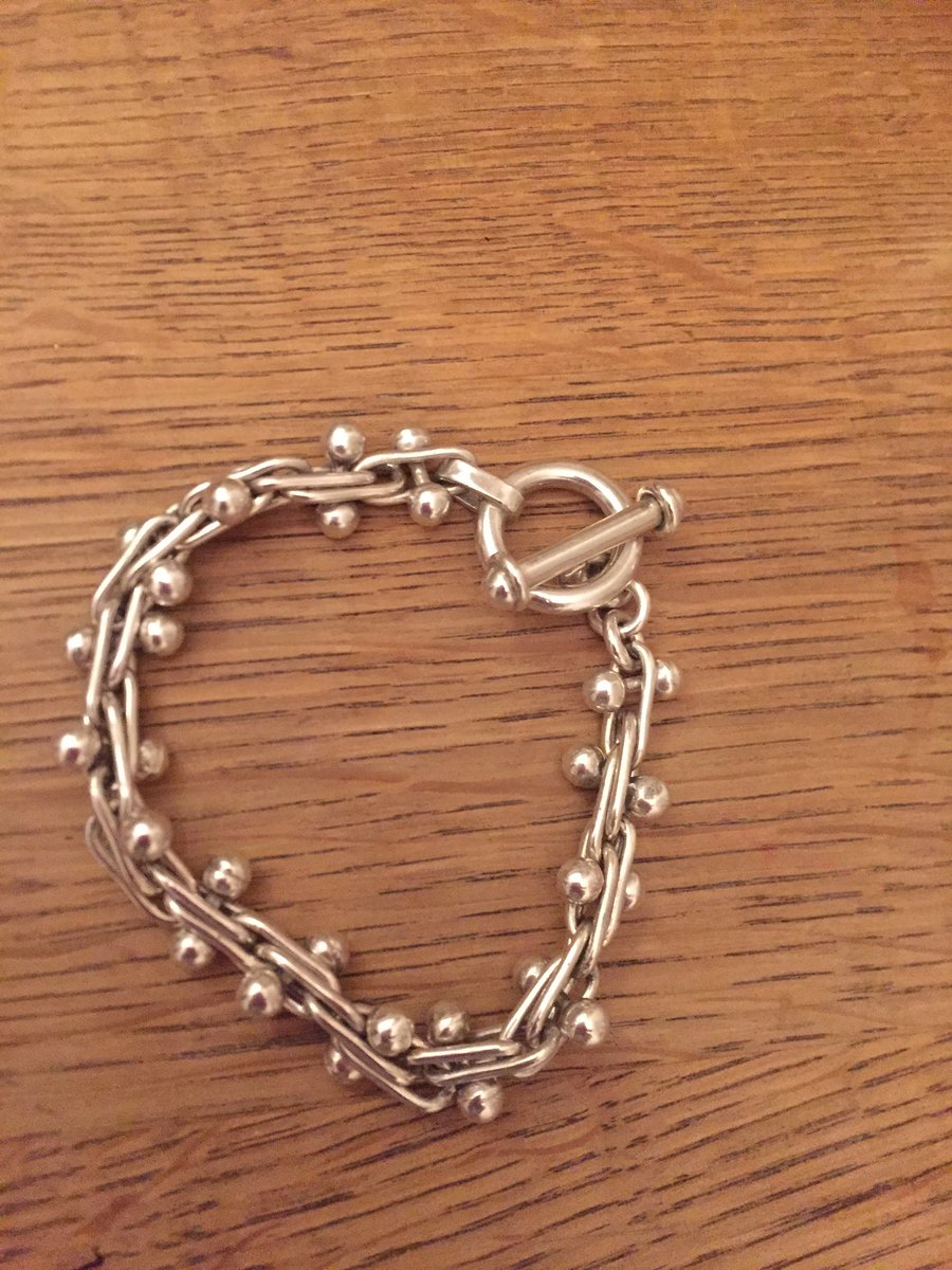 BizjigMoore's tweet photo. Is this your bracelet? Found on Mine Road in @bridgeofallan1 on Boxing Day. https://t.co/IU779pKhEj
