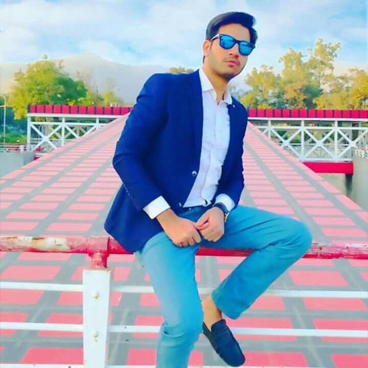 ImranicWakeel's tweet photo. #NewProfilePic
Yes😊 I'm your Die Hard Fan..😍 
#MoodMechanic
Tussi Great hO BOss😎 https://t.co/5FuJbWwPp6