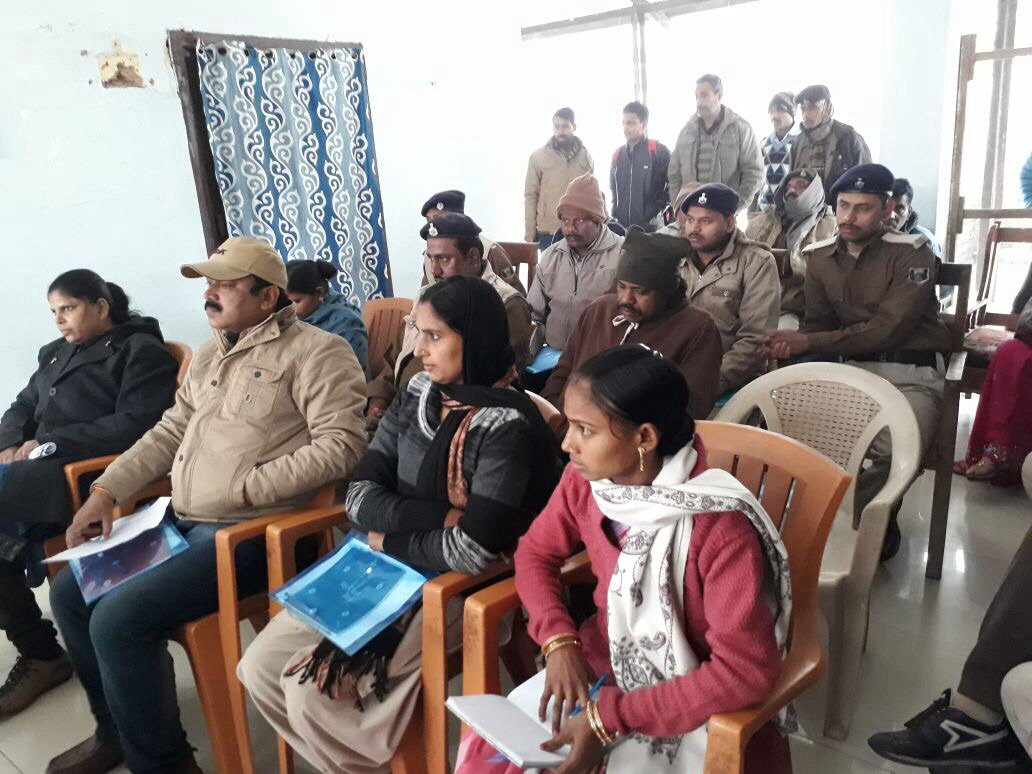 EkramPRO's tweet photo. Orientation programme for Police personnel on PWDV Act in Danapur. #AbAurNahiHinsa
#BetiZindabad #ViolenceAgainstWomen @ShahdaBari 
@saurabhiirm @ActionAidIndia https://t.co/5cwRcXg0F1