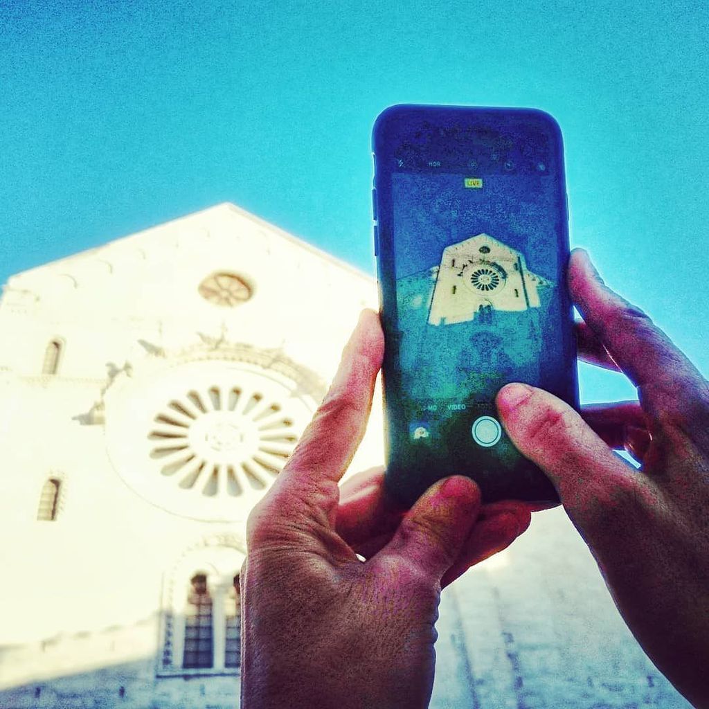 bandabroccoli's tweet photo. Passeggiare, godersi il sole, chiacchierare con le amiche di sempre, che balsamo per l'anima #picoftheday #bloggallinearoundtheworld #bari #igersbari #weareinpuglia #inpuglia365 #pugliamoremio #wanderlust #liveauthentic #sud #Italia #Italy #architecture … https://t.co/4LUC0sDZvk https://t.co/cTKPWUYv9w