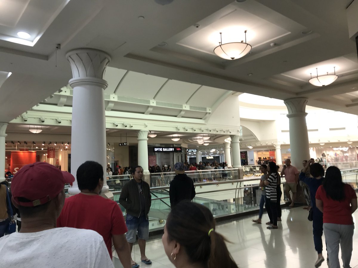 jlapitan's tweet photo. .@DSFsocial checkout this line here in Athlete’s Co. at City Centre Deira https://t.co/rNRRmro50X