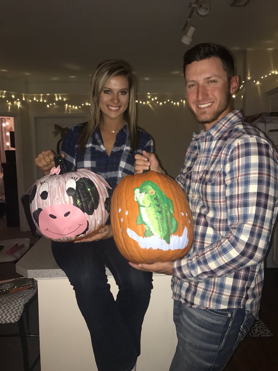 BrackettAndrew's tweet photo. Happy birthday to my bestfriend! You’re the most amazing person I’ve ever met! I love you @taylorKayeMoore! https://t.co/cl1RThl7xj