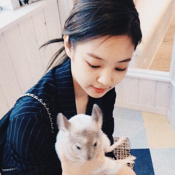 urpacks's tweet photo. ✎ blackpink: jennie.
✐ aesthetic packs.
pics by google. rt = use/save. https://t.co/1rTRVjA2zj