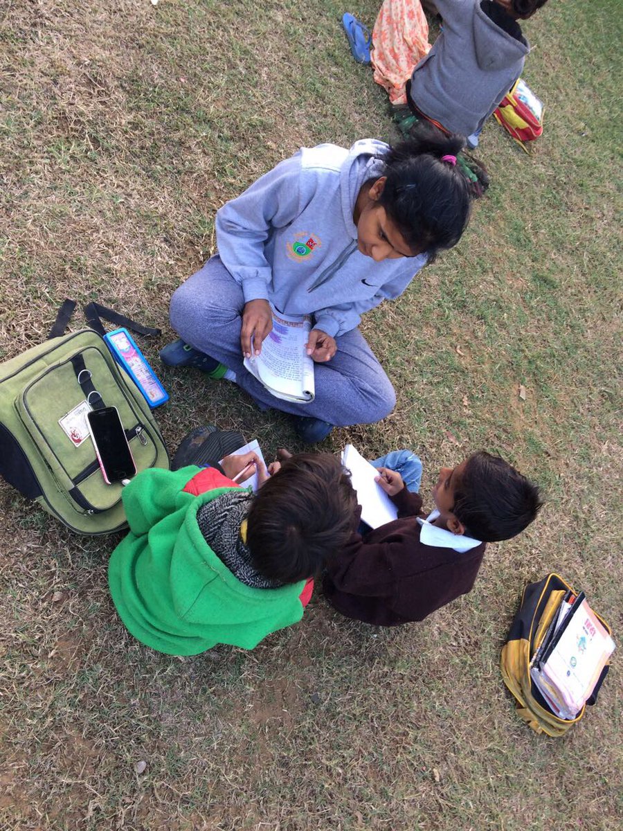 prayaascorps's tweet photo. 💐 If you have knowledge, let others light their candles with it. -Winston Churchill 💐
#shikshamission
#jaipur
#transformingslums
Join us ...#bethechange https://t.co/Nkx2uWFwjq