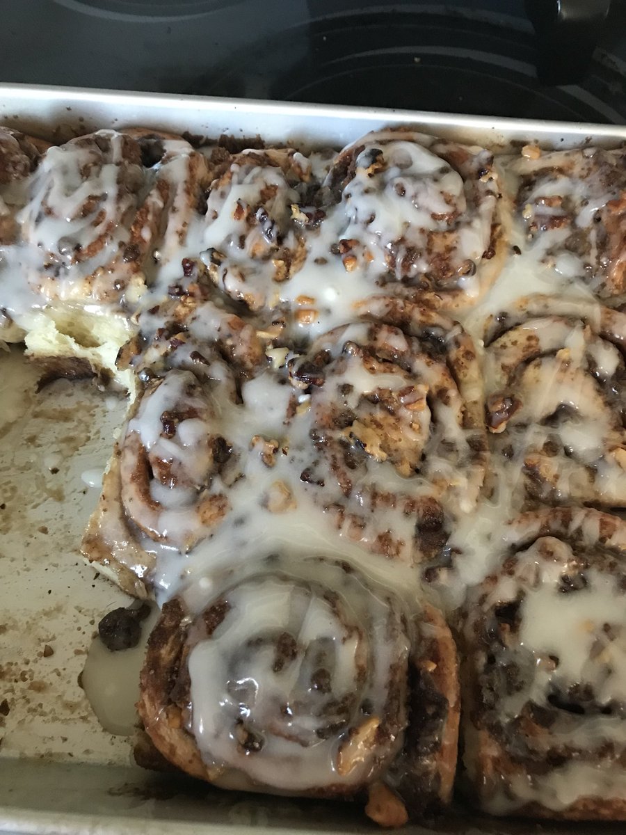 3TiersforCake's tweet photo. Delicious #homemade #cinnamonrolls for my family. Getting the ‘science’ of bread baking down. Lots of internet searches for techniques to proof yeast in a unevenly heated kitchen. https://t.co/GbFATH4cEp