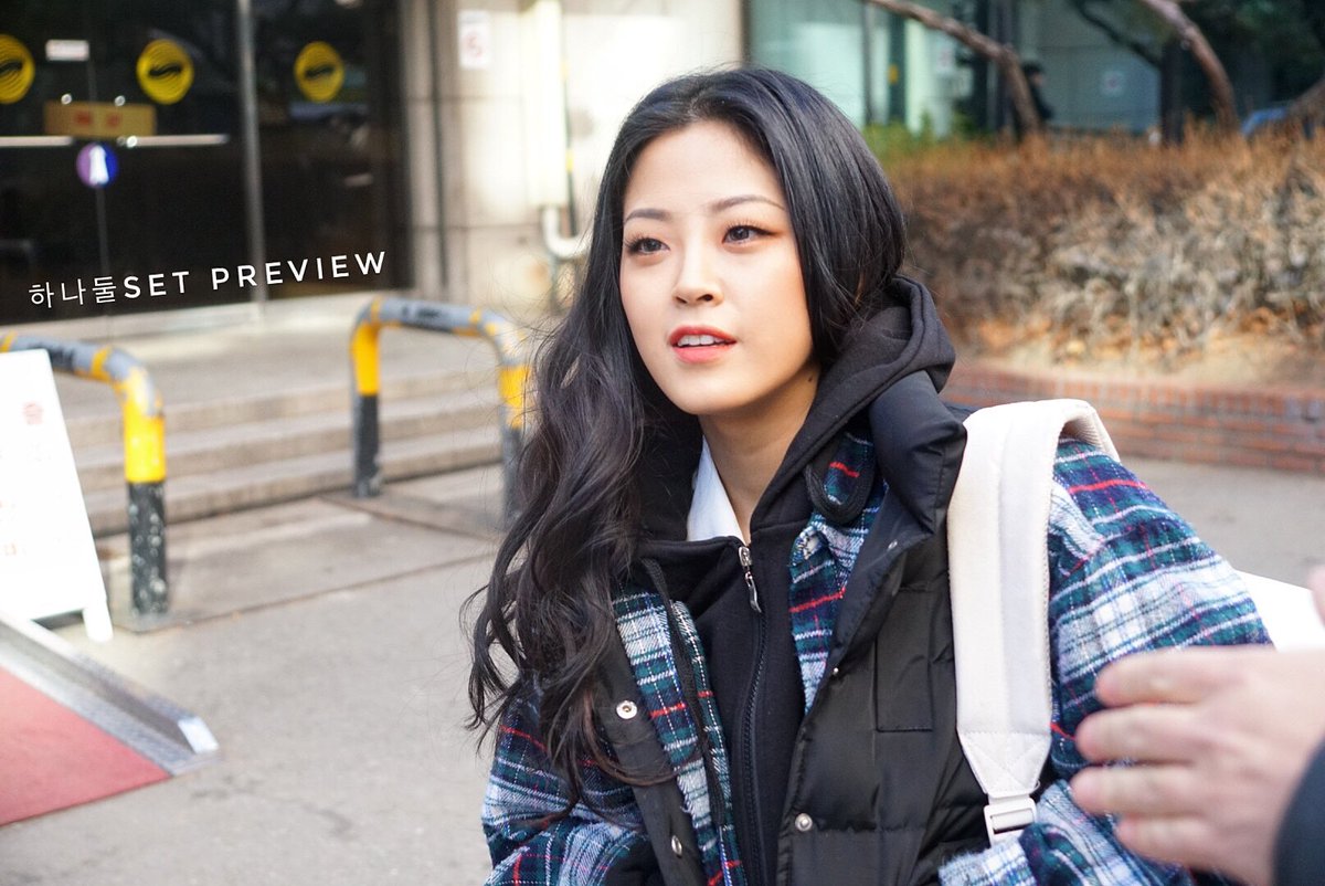 171227 #더유닛 출근 프리뷰

#에스이티 #SET #은이

<a href="/HoonstarENT/">S.E.T Official</a> @SETeunE