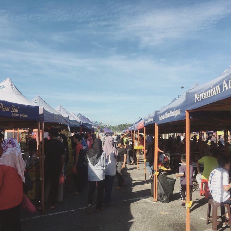 maepsserdang's tweet photo. Esok Pasar Tani Tapak Maha@maeps Buka seperti biasa !! Jommmm datang ke sini shopping barang dapur dan breakfast, menu semua sedap sedapppp 😋

 #MOA #MARDI #MARDICorp #Maepsserdang #Maepsagrotourism #Eventvenue #planyourevent #ourfoodourfuture #Thelargestagrotourismpark https://t.co/vdZYYYJIaH