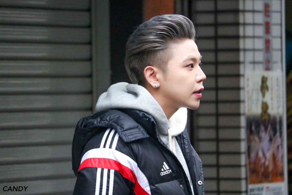 fd41763's tweet photo. 1224🍭♡ #정훈 @AxisB_HOON 
오빠 캇코이이ㅠㅠ https://t.co/4iHQuof3zg
