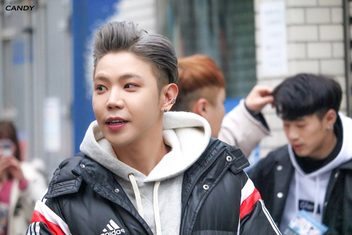 fd41763's tweet photo. 1224🍭♡ #정훈 @AxisB_HOON 
오빠 캇코이이ㅠㅠ https://t.co/4iHQuof3zg