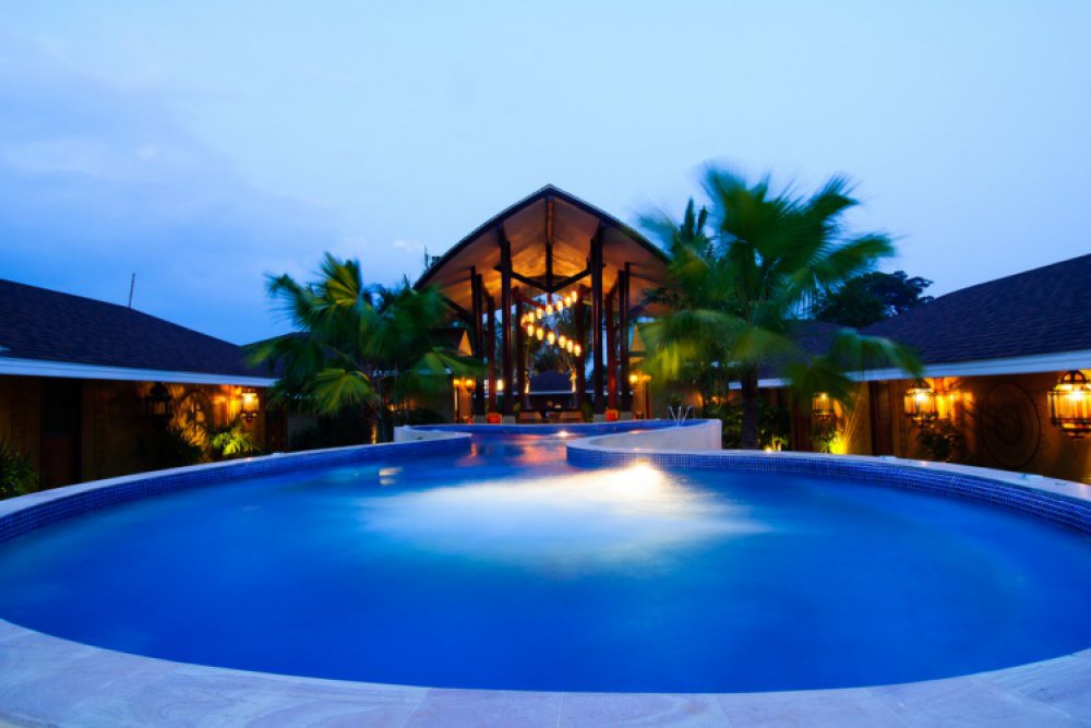 MB_onlineagent's tweet photo. Sheer luxury awaits at The Village - Coconut Island, set on the idyllic Coconut Island just 500m off the coast of Phuket. Set in a stunning position in the Phang Nga Bay, gateway to some of Thailand's most beautiful beaches, islands and scenery, The Village truly offers the best. https://t.co/LnRXBxnjiF