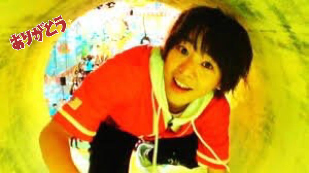 Daikihappysmile's tweet photo. 沢山のお菓子や手紙✉️ありがと。
  寒がってたら俺の大好きな飲み物 🍹買って来てくれた。ゴチでーす。 https://t.co/ddChjj5WoH
