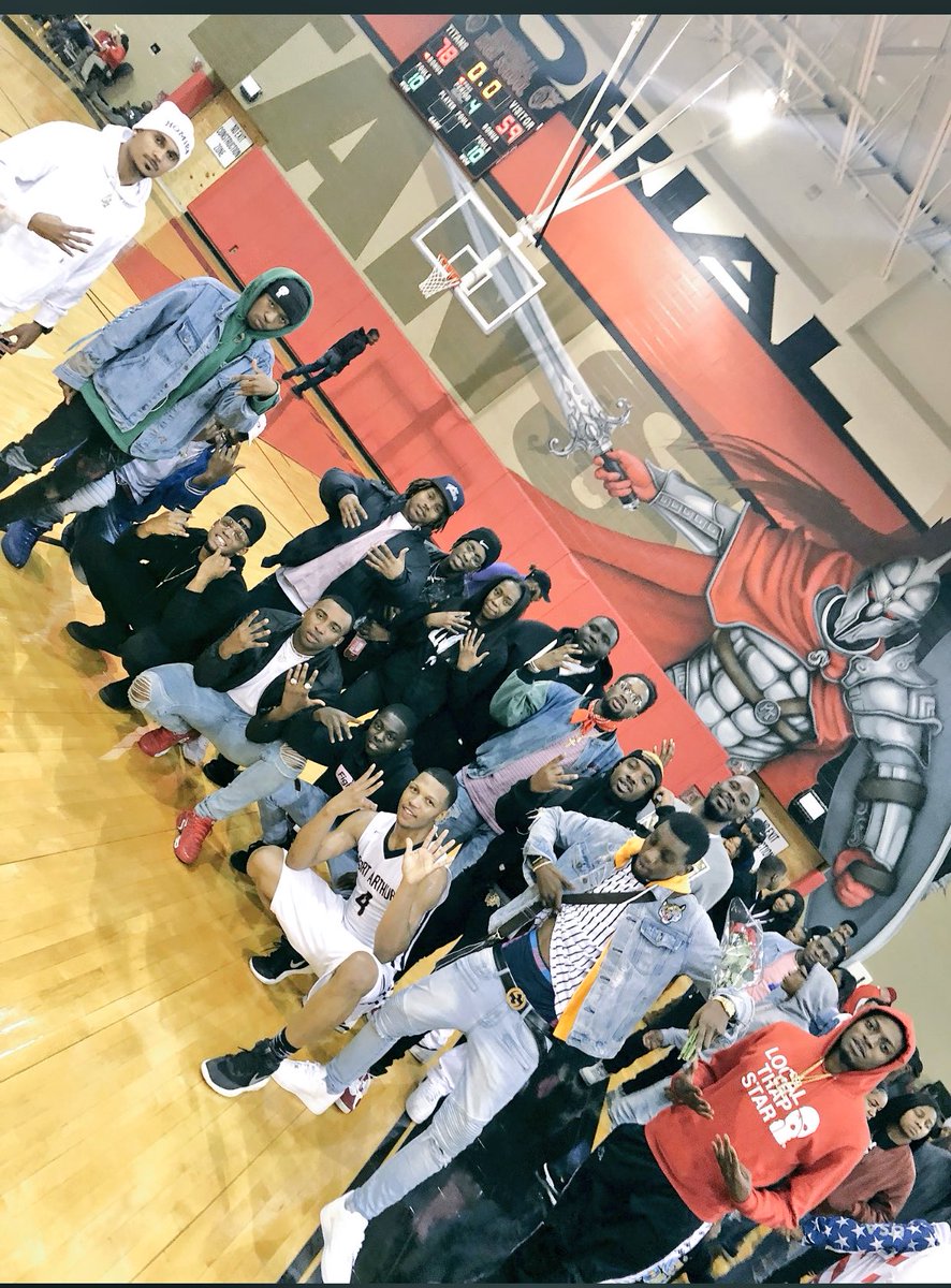 darionchatman4's tweet photo. we all came together to honor you og , love you dawg ❤️ #RIPJDubb @JDubbof45 https://t.co/HBy7eMrC3a