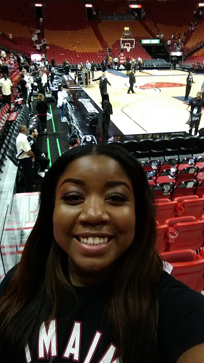chanel_1301's tweet photo. @MiamiHEAT Choose me!!! #AAHEATVIPFan #SweepsEntry https://t.co/rNp7wYmudU