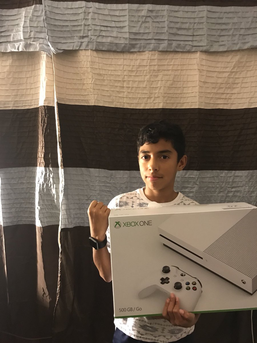 omarsalsa's tweet image. Our 11 year old son has learned the skills of entrepreneurship at a young age. My wife and I have taught him at an early age if you really want something out of life, you need to sometimes get it yourself!  And so it has been done! He bought his own Xbox S and Apple Watch!