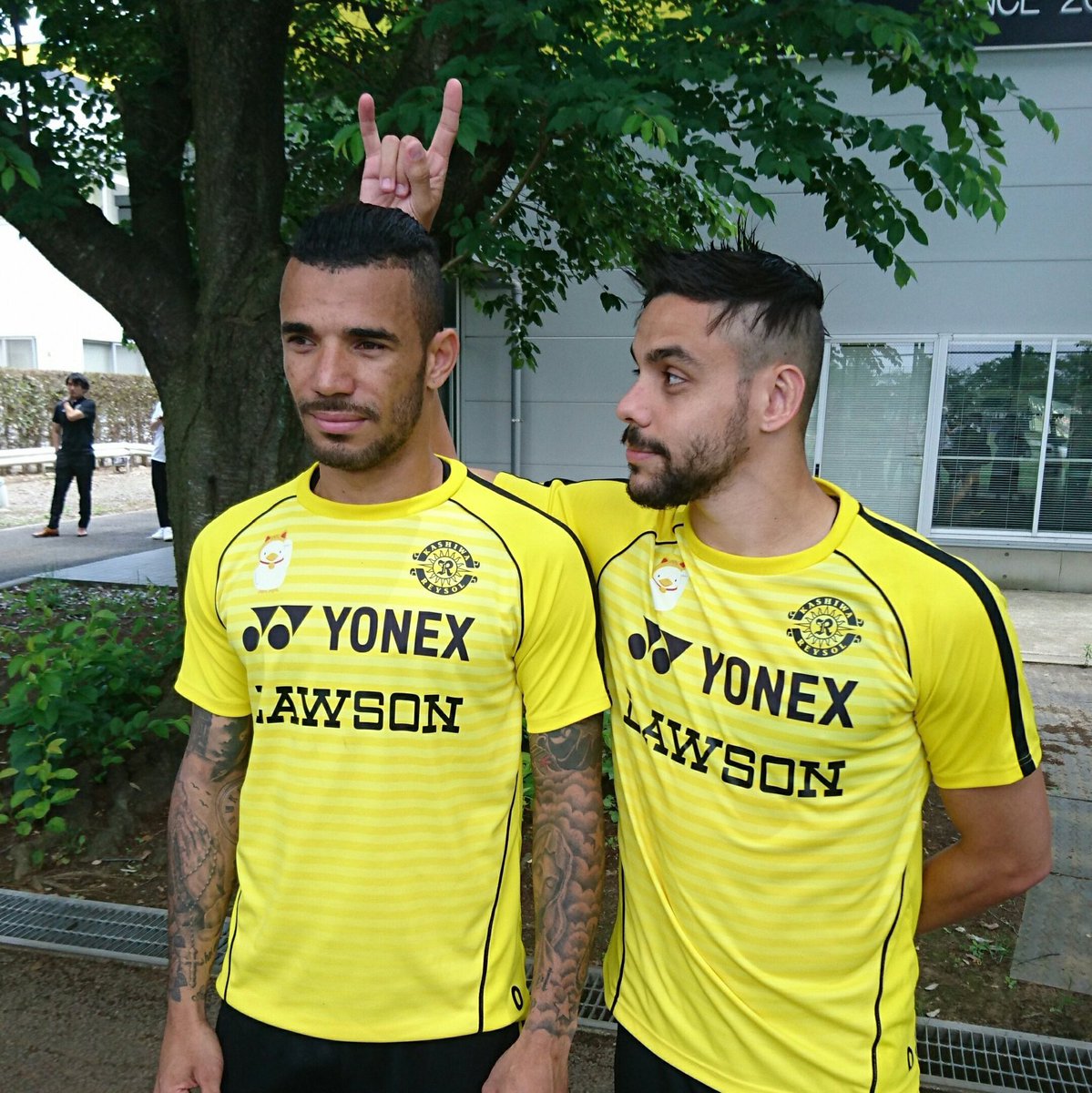 ハモンロペスbot ディエゴ オリヴェイラへ 相棒ディエゴの移籍は悲しい 移籍しても相棒だからな またいつか同じ舞台で会おうな T Co Ahcljj7g1t Twitter