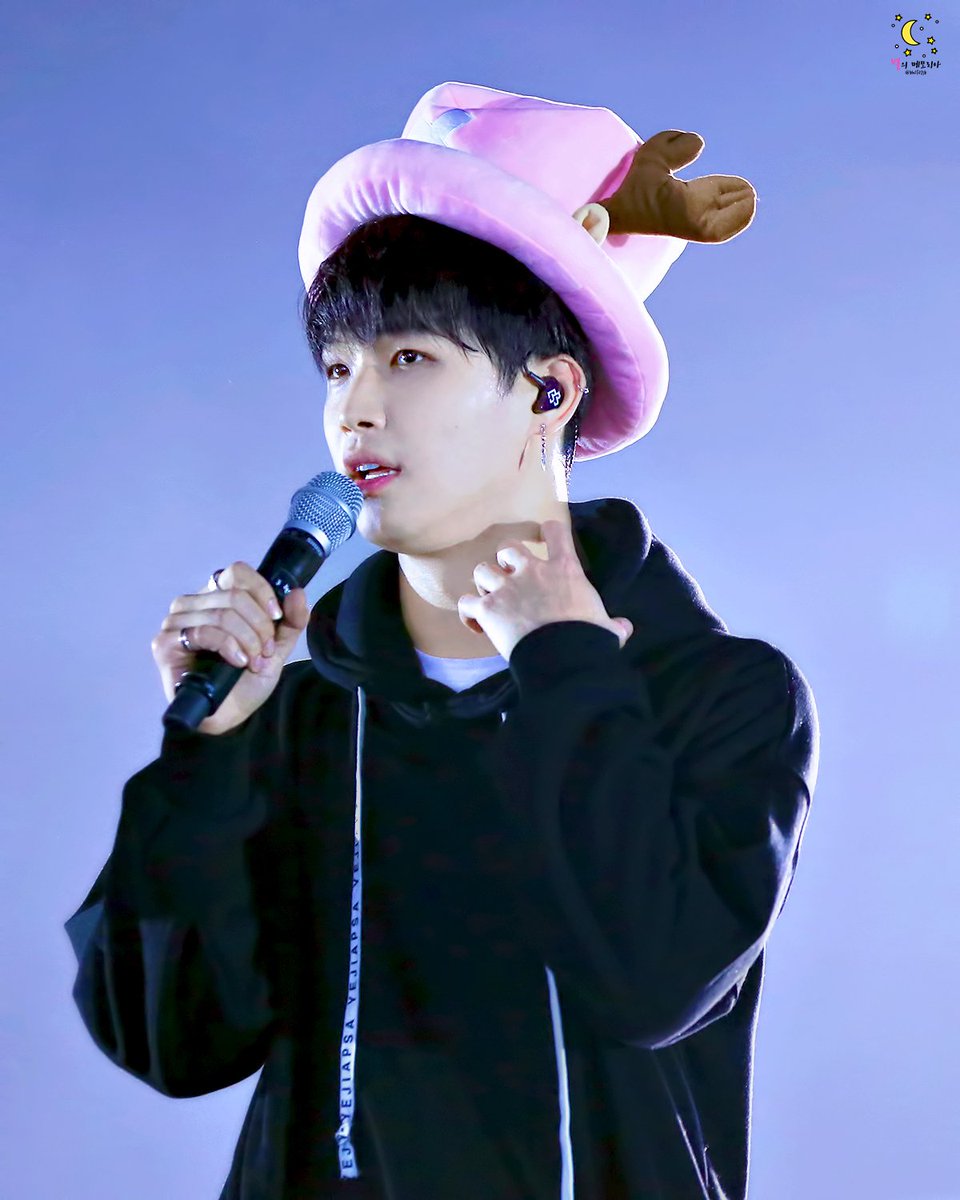 bh0307sb's tweet photo. 171224 우리들의 콘서트 현식
https://t.co/tthLLzusPN
https://t.co/N5hUnxmf9D
#비투비 #btob #임현식 #현식 https://t.co/5UsQaUTvrR