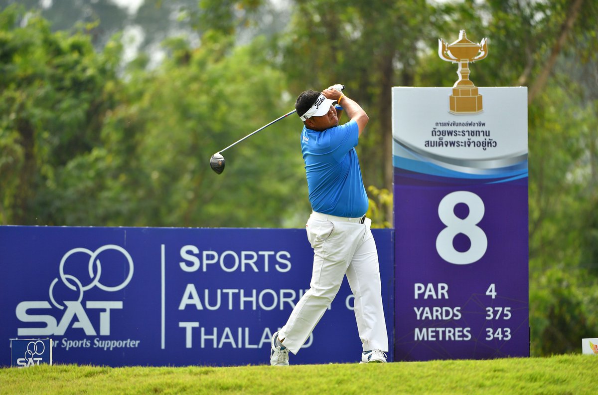 With most of the leading players finishing their rounds, the floor is open for <a href="/Meesawat_/">Prom Meesawat</a> to break away. He is currently seven-under-par overall after 15 holes, one shot ahead of second-placed <a href="/ShivKapur62/">Shiv Kapur</a>. #RoyalCupAT #whereitsAT