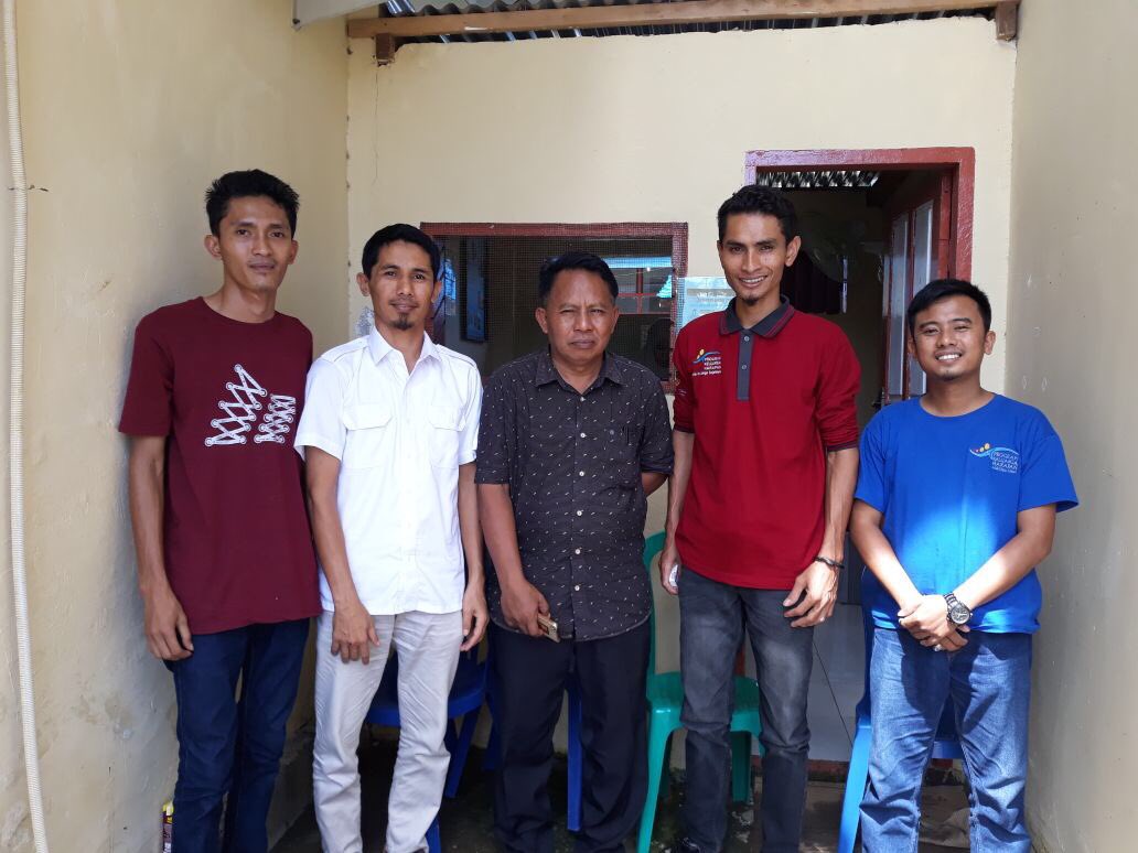 andivox's tweet photo. Dapat info dari WAG kawan2 di Makassar tentang adik Rheno, anak seorang petani yang membutuhkan bantuan kita semua. Kawan-kawan yuk kita bantu agar adik Rheno mendapatkan penanganan terbaik, semoga Allah memberikan kesembuhan untuknya, Rheno kamu kuat nak! #BantuRheno cc @qitmr https://t.co/zDWwAmku9D