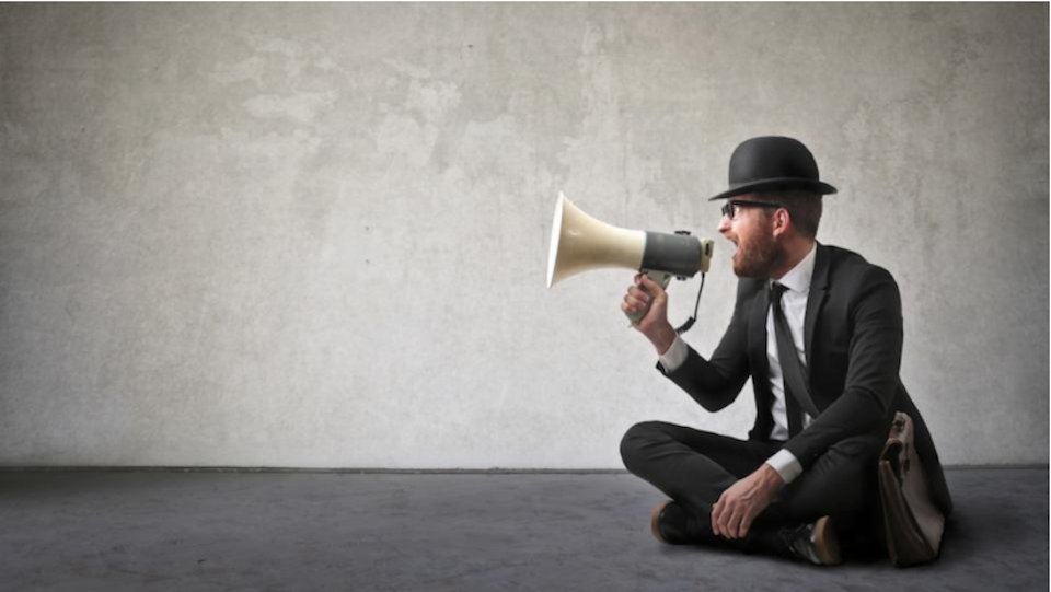 De faux comptes Twitter qui truquent les statistiques, des armadas de robots qui visionnent en boucle des heures de vidéos, des chiffres d’audience grossièrement gonflés sur Facebook… buff.ly/2lmf77F