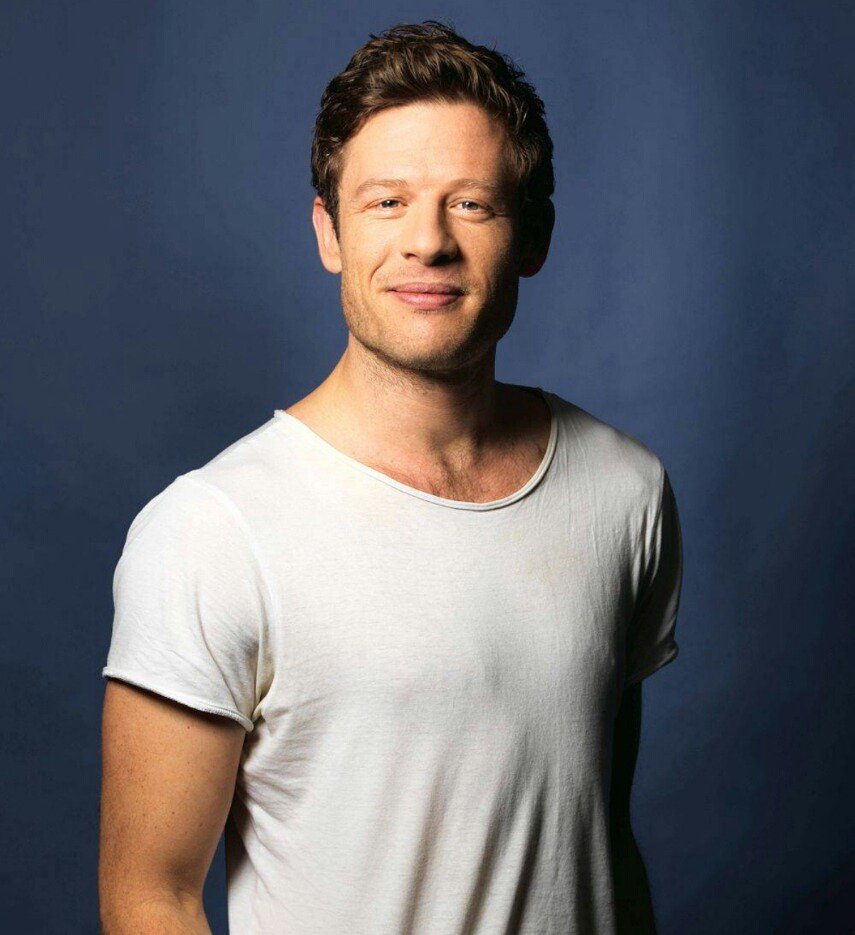 norton - James Norton, un acteur "classique" audacieux - Page 14 DSMyaFXX0AA7GCp