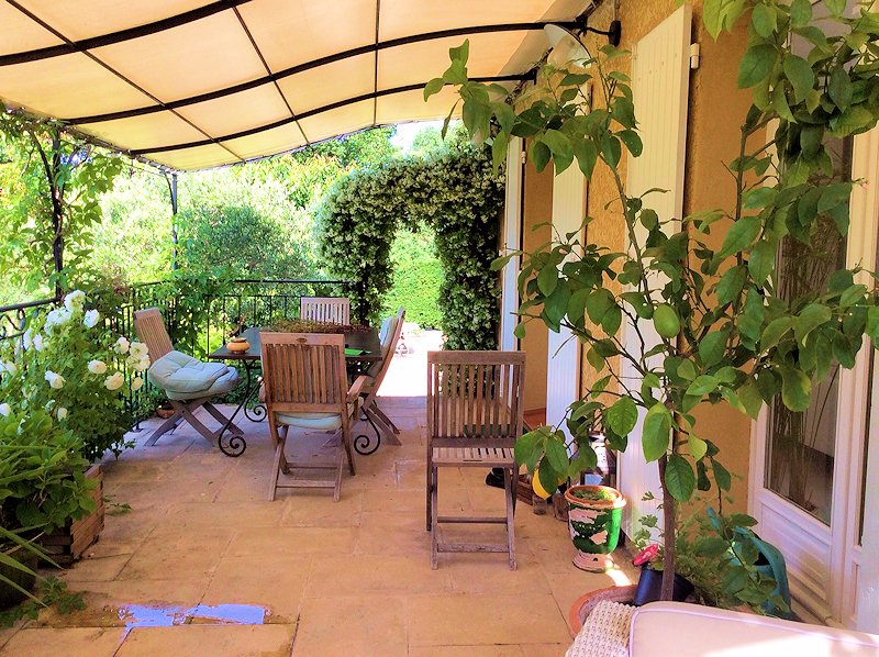 Luberonweb's tweet photo. Villa de vacances avec piscine pour 6 personnes dans le sud Luberon
https://t.co/6xXoaPtn1K https://t.co/Z0vAIvbAi1