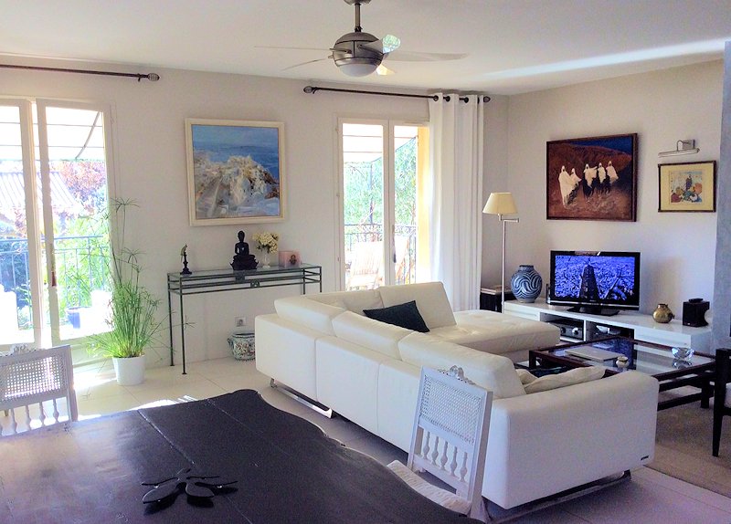 Luberonweb's tweet photo. Villa de vacances avec piscine pour 6 personnes dans le sud Luberon
https://t.co/6xXoaPtn1K https://t.co/Z0vAIvbAi1