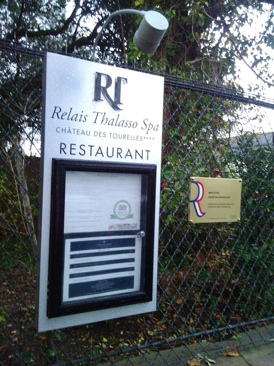 C’est le chef du <a href="/RT_Tourelles/">Château desTourelles</a> qui finit l’année 2017 en beauté ! Bravo à lui, c’est mérité 🎉 #MaîtreRestaurateur #Cuisine #Thalasso #Pornichet #LaBaule