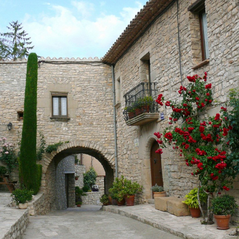 Anoia_Turisme's tweet photo. Pobles i racons amb encant que conserven la seva autenticitat. Te'n presentem uns quants de l'#Anoia https://t.co/JKYIp7tNuJ https://t.co/0SFvK59j7I