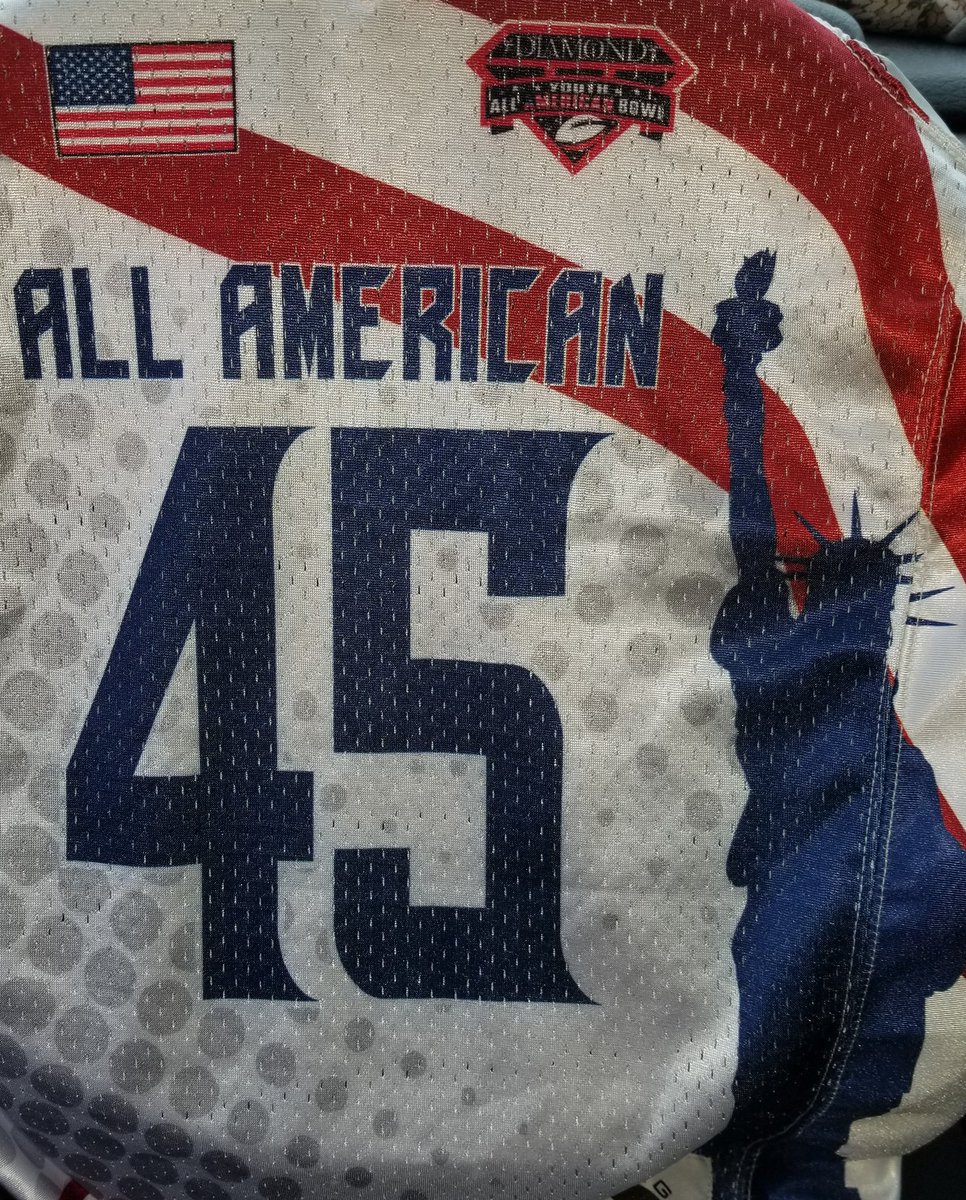 LimaBuckeyes's tweet photo. It's game day in Virgina Beach.  @realnoahedwards #8thgradeAllAmerican https://t.co/ENbRslkpOj
