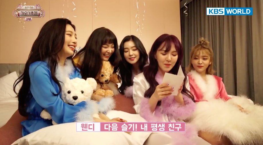 soompi's tweet photo. #RedVelvet looks amazing in colorful pajamas as they perform "Happily Ever After"! https://t.co/OUjosg4BgU