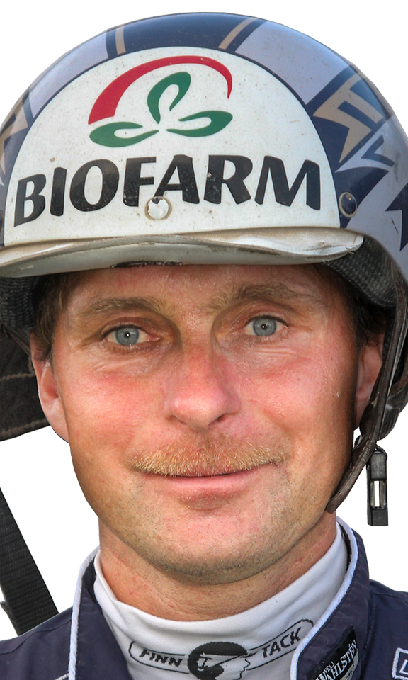 Paluu Vermoon 25 vuoden jälkeen: Vermon uusi ratavalmentaja Juhani Tapani työskenteli Ari Moilasen tallissa samalla radalla 80-90-lukujen taitteessa. dlvr.it/Q83Jmp #ravit