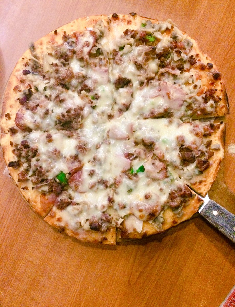 KurdapyaGirl's tweet photo. Hali! Kaon ta.
Basin diay gipagutman lang ka niya.
Akoโy magpabusog nimo,
Pagkaon, tubig, hasta akong kasing-kasing ihatag nako.
#hugoats #hugot #hugotbisaya #MakatangKurdapya #medyomaldito #pizza https://t.co/ZnSWnrzwsc