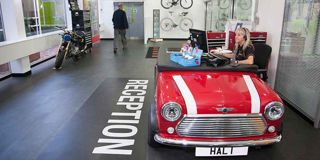 HalfordsGrad's tweet image. Our Support Centre in Redditch &amp;amp; Worcestershire supports all our store operations nationally ht.ly/Acak30gfi9T