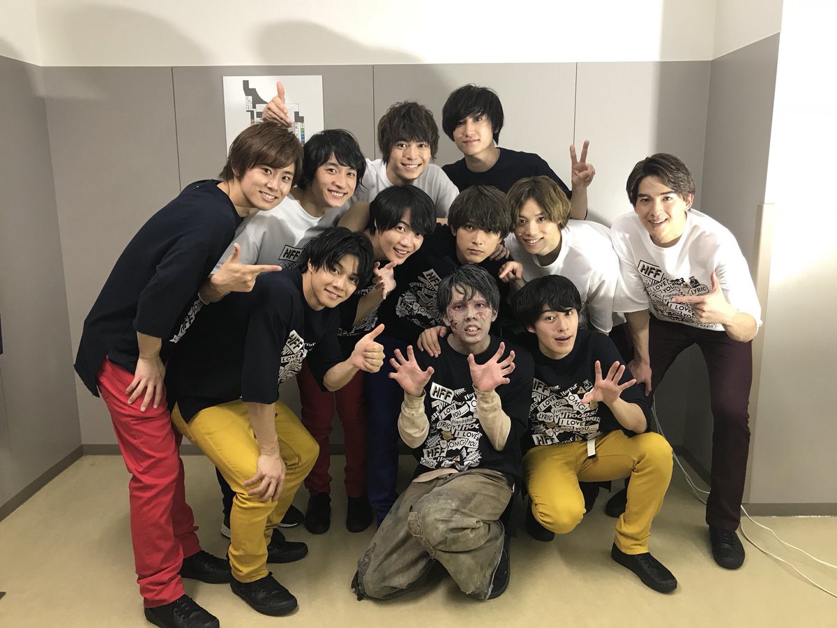 kamikisuki_ID's tweet photo. 27122017: #HFF2017 otsukaresama deshita！ 😍🎉🎊👏👏👏👏👏
#ハンサム2017 #神木隆之介 #吉沢亮 #松岡広大 https://t.co/dStzLKCttM