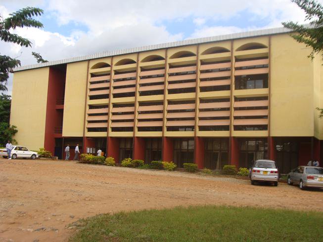 apdcbdi's tweet photo. Voulez-vous connaitre l'origine des termes "DISSIDENTS" et "RADICAUX" a l'Université du #Burundi? C'est une longue histoire. @apdcbdi est mieux indiquée. https://t.co/1fth4NIDWe