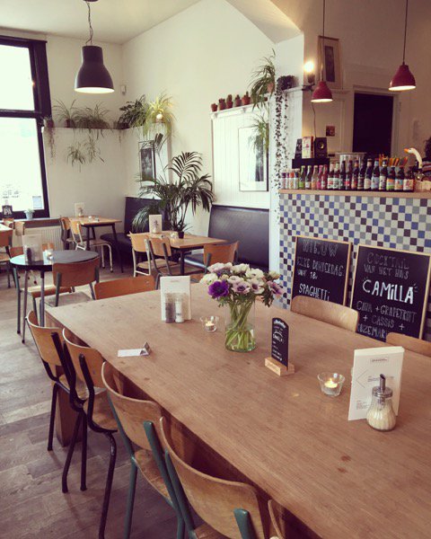 Antwerp is a haven of innovation and sustainability. We've made a summary of 25+ sustainable places to visit in this amazing city, from vegan cafes to sustainable fashion stores, cultural projects and more. Enjoy! goodgoal.org/2017/12/05/25-… #antwerp #antwerpen #sustainabletravel