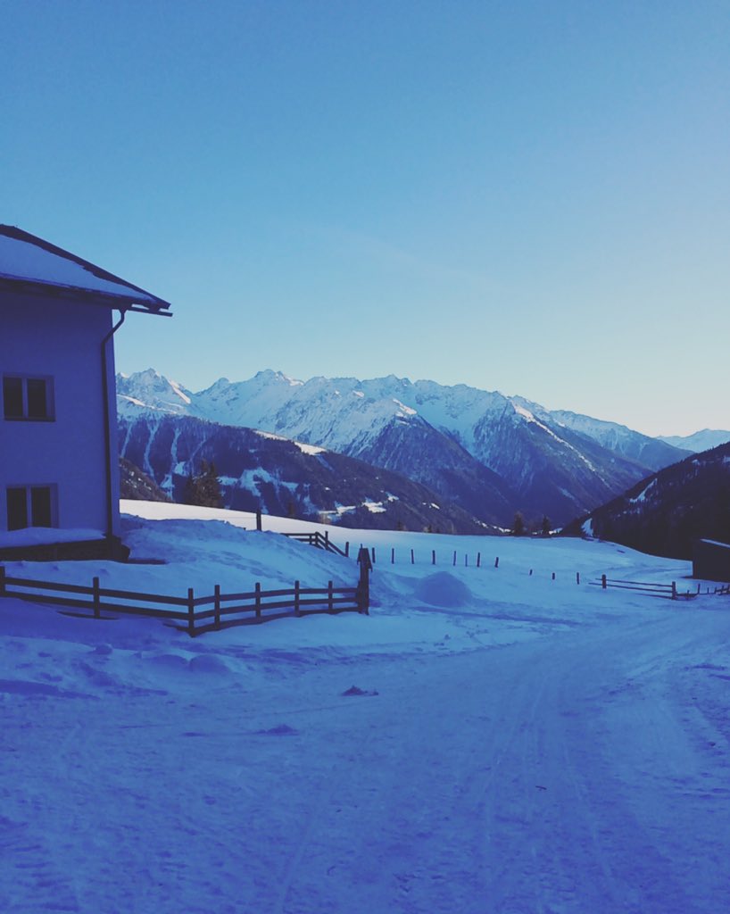 moaalmretreat's tweet photo. Heavy snow predicted in the Alps - come get it while it's fresh ❄️ #snow #OptOutside #moaalm https://t.co/1IxknA85HX
