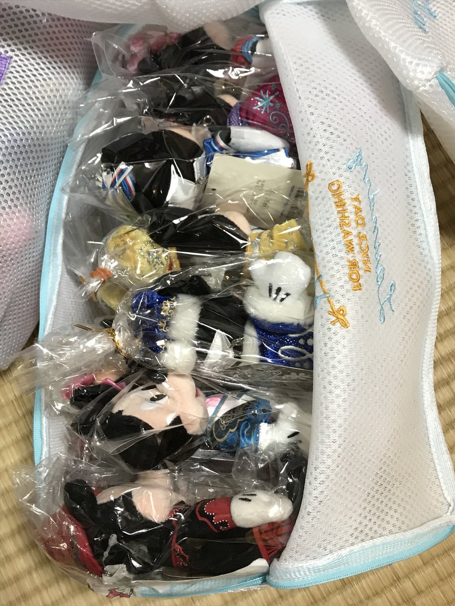 はすはす Sur Twitter 新しいグッズ収納術をあみだしてしまった 笑 買ってきた100均の洗濯カバーがぬいば にぴったりのサイズだったので 入れてみたらかなりの数のぬいばをコンパクトに収納出来た ˆoˆ ちなみに １つの洗濯カバーに 14個以上は入ります 笑