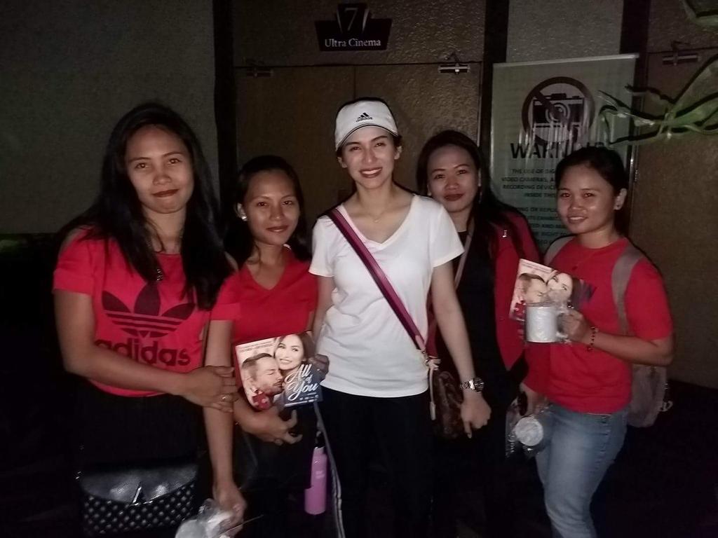reeoo_oo's tweet photo. Abah....umawra ang mga bessy! Jeskee, katabi si Gabby....emegeed kayo na talaga!
(C @BangudRazen )
#AllOfYouBlockscreening https://t.co/2fEmXe4PoL