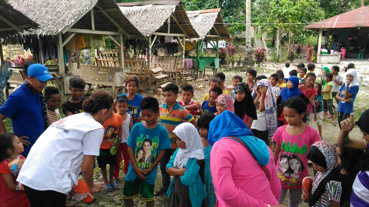 msf_de's tweet photo. #Taifun auf den #Philippinen: Unser Team besucht die vom Tropensturm #Tempin betroffenen Gebiete, um die Situation vor Ort zu analysieren. Rund 700.000 Menschen sind betroffen, mehr als 200 starben. https://t.co/QdIJMZ2FXs