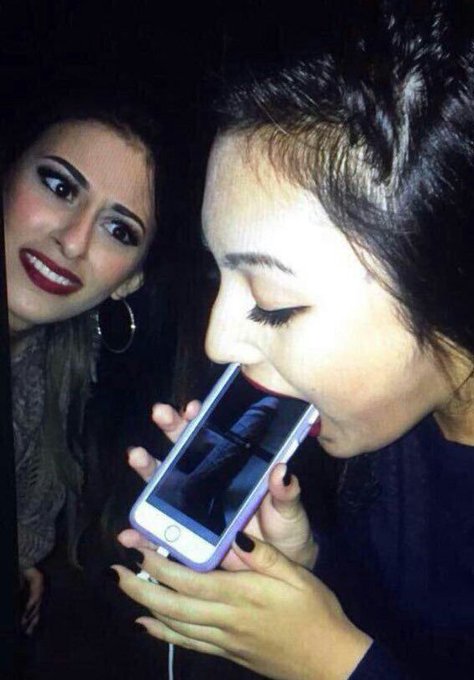 Sexting on a new level. #blowjob #sext #dickpic #funny https://t.co/NJQDfRp9L8<a href="/tag/blowjob"class="tags">#blowjob</a><a href="/tag/sext"class="tags">#sext</a><a href="/tag/dickpic"class="tags">#dickpic</a><a href="/tag/funny"class="tags"><span>#funny</span></a>