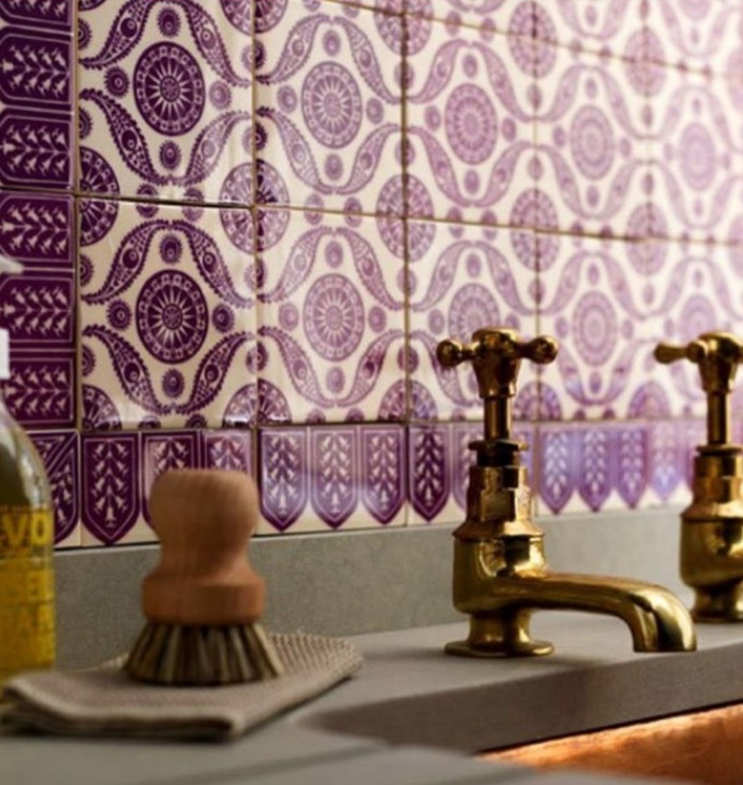 YYCInteriorDsgn's tweet image. Introducing the Pantone colour for 2018 - Ultra Violet! What do you think? #pantone2018