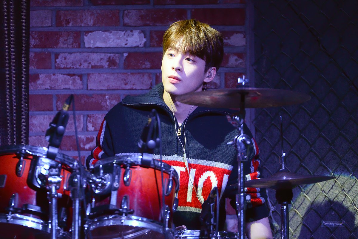 gravitywave_'s tweet photo. 171221 승서긔 얼굴만 보면 매일매일이 금토일..💘 #오승석 #허니스트 #HONEYST #ohseungseok 
https://t.co/8TL8srOjU6 https://t.co/njY8xnLfw8 https://t.co/sJX0J3p9tZ https://t.co/JNVOcGGpIq https://t.co/ZutgLfHLef