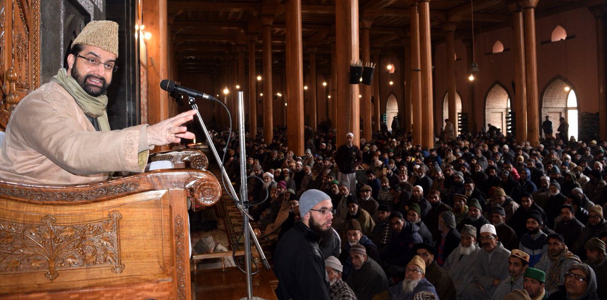 JKAPHC's tweet photo. At #JamaMasjid after 3 weeks of #HouseArrest &amp; restrictions.People undergoing sever hardships as #Kashmir has been converted into a #PoliceState and its #PoliceRaj here as Govt is unleashing more and more repression on both the people &amp; leadership to silence them into submission https://t.co/3uXdxRejjY