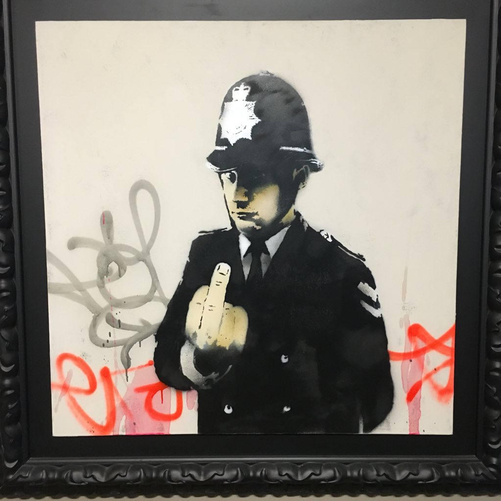 AndyPipkinUK's tweet photo. To the barstewards who recentlyhacked my Twitter account. #NewProfilePic https://t.co/hc5Cem6xVi