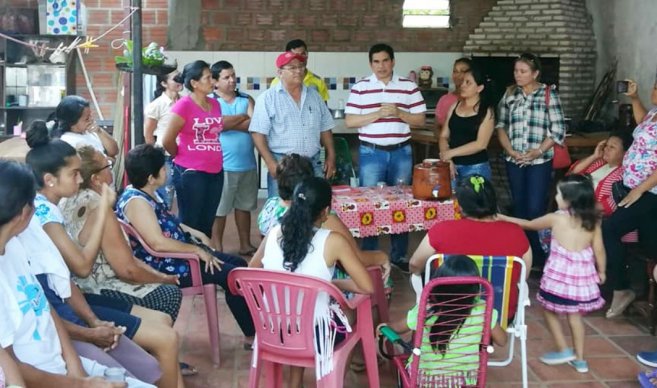 UltimaHoracom's tweet photo. #Internas2017 Mario Abdo Benítez logró la victoria sobre HC en Paraguarí y Alto Paraná
https://t.co/vgCvKo8kVt https://t.co/rbDhhdppkQ